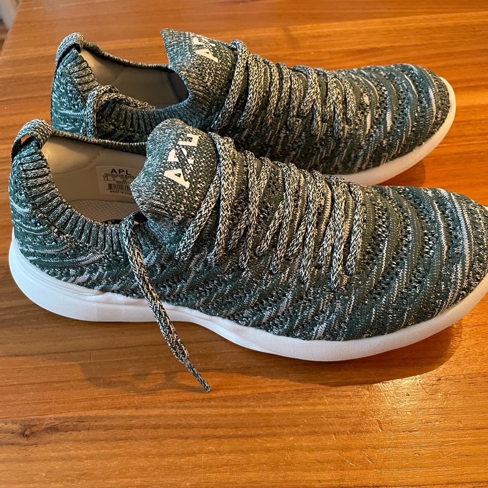 APL TECHLOOM WAVE women’s sneakers- brand new!